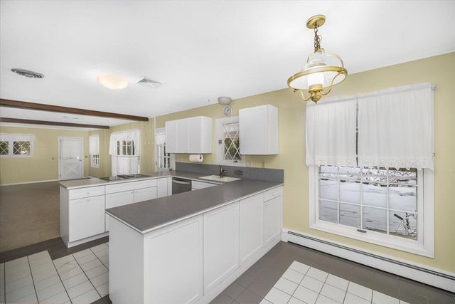 11 Strawberry Hill Road, Bedford, NH 03110