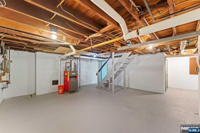 57 Pomander Walk, Ridgewood, NJ 07450