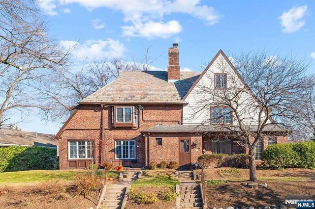 57 Pomander Walk, Ridgewood, NJ 07450