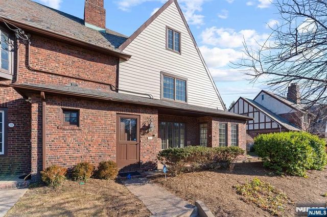 57 Pomander Walk, Ridgewood, NJ 07450