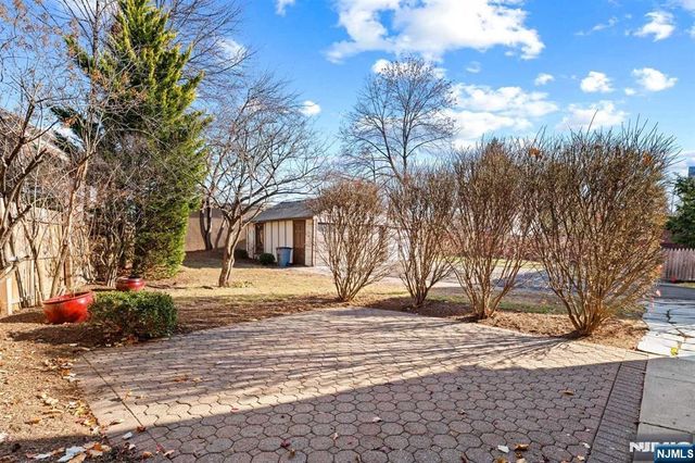 57 Pomander Walk, Ridgewood, NJ 07450