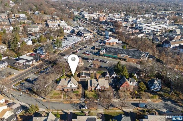 57 Pomander Walk, Ridgewood, NJ 07450