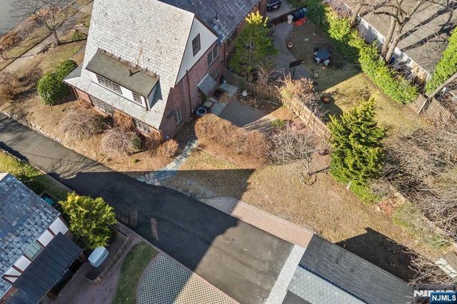 57 Pomander Walk, Ridgewood, NJ 07450