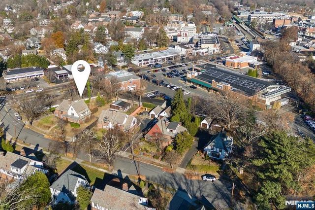 57 Pomander Walk, Ridgewood, NJ 07450