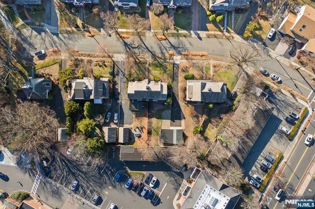 57 Pomander Walk, Ridgewood, NJ 07450