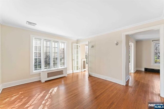 57 Pomander Walk, Ridgewood, NJ 07450
