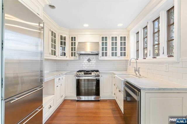 57 Pomander Walk, Ridgewood, NJ 07450