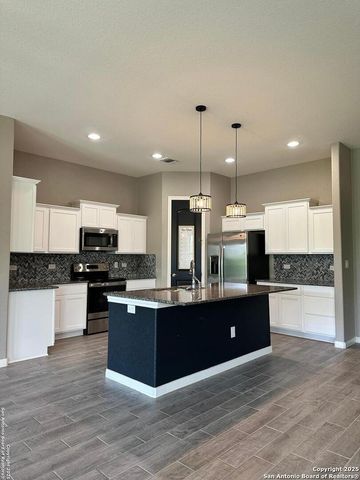 218 Iron Gate, Pleasanton, TX 78064