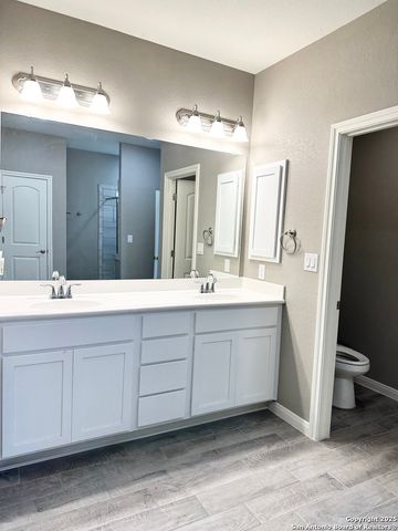 218 Iron Gate, Pleasanton, TX 78064