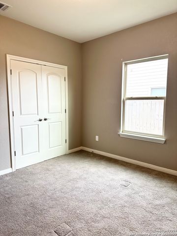 218 Iron Gate, Pleasanton, TX 78064