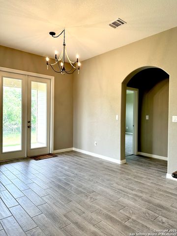 218 Iron Gate, Pleasanton, TX 78064