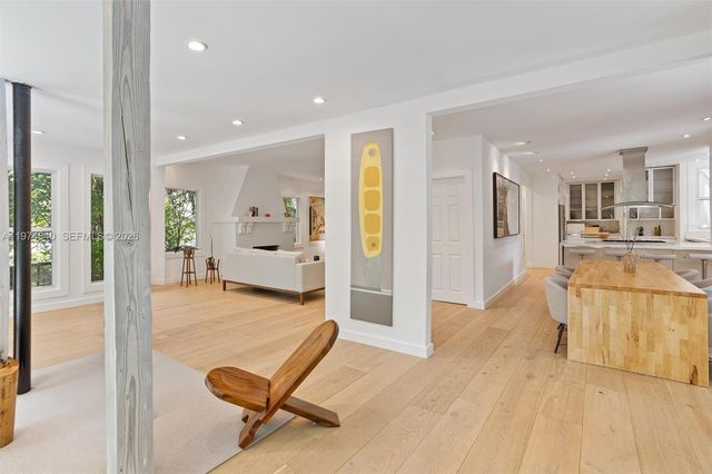 4286 S Douglas Rd, Miami, FL 33133