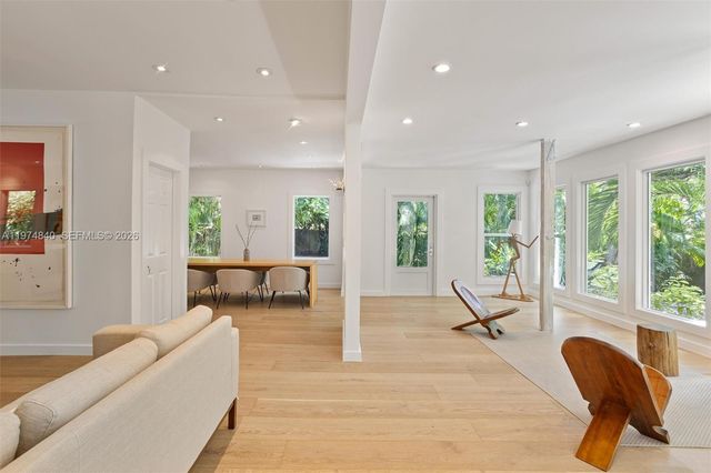 4286 S Douglas Rd, Miami, FL 33133