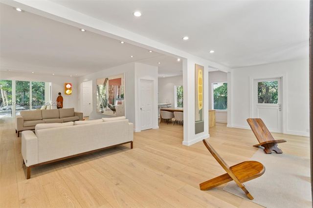 4286 S Douglas Rd, Miami, FL 33133