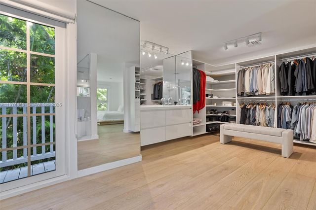 4286 S Douglas Rd, Miami, FL 33133