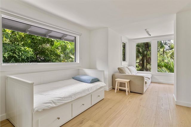 4286 S Douglas Rd, Miami, FL 33133