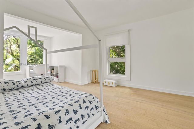 4286 S Douglas Rd, Miami, FL 33133