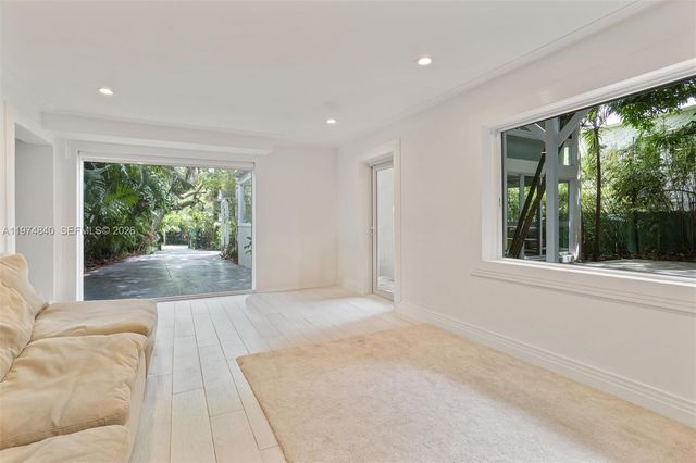 4286 S Douglas Rd, Miami, FL 33133