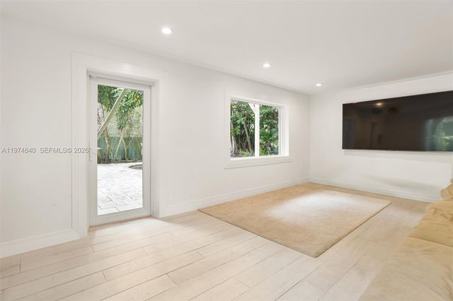 4286 S Douglas Rd, Miami, FL 33133