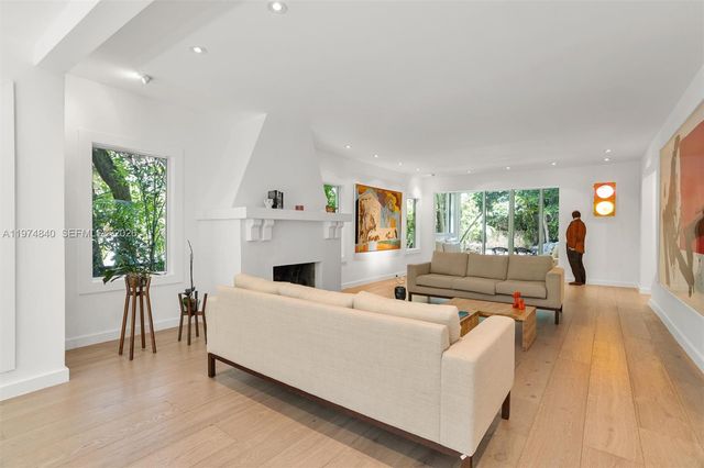 4286 S Douglas Rd, Miami, FL 33133