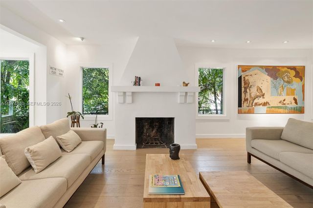 4286 S Douglas Rd, Miami, FL 33133