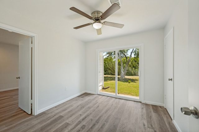 411 Hillcrest Street, Mansfield, TX 76063