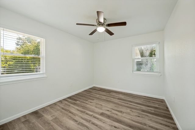 411 Hillcrest Street, Mansfield, TX 76063