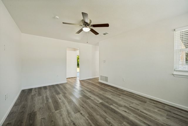 411 Hillcrest Street, Mansfield, TX 76063