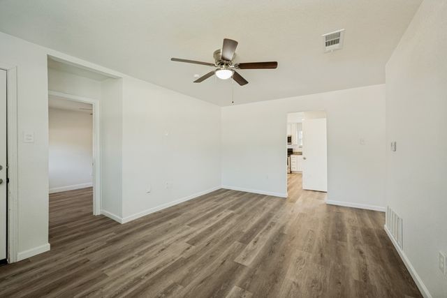 411 Hillcrest Street, Mansfield, TX 76063