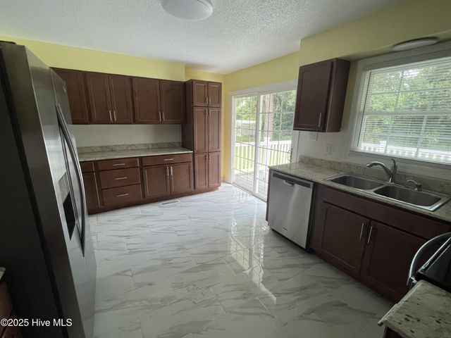 2530 Country Club Road, Jacksonville, NC 28546