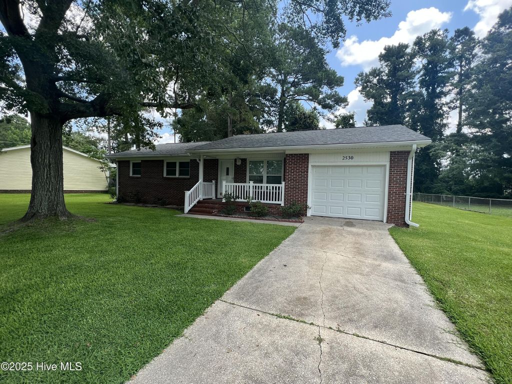 2530 Country Club Road, Jacksonville, NC 28546