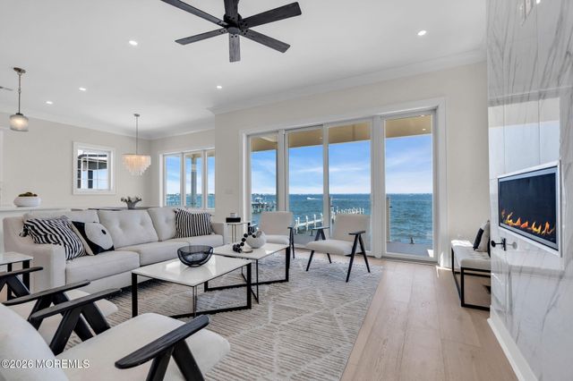 657 Bayview Drive, Toms River, NJ 08753