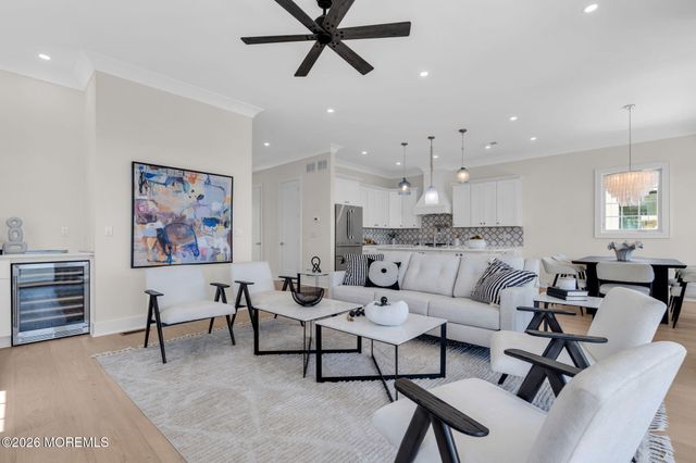 657 Bayview Drive, Toms River, NJ 08753