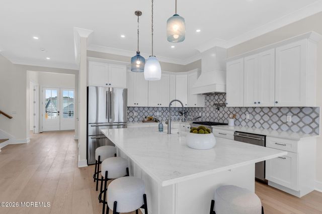 657 Bayview Drive, Toms River, NJ 08753