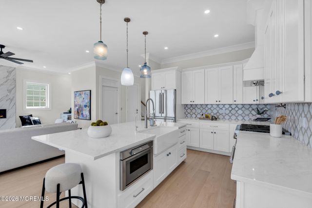 657 Bayview Drive, Toms River, NJ 08753