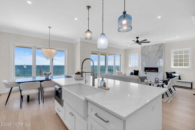 657 Bayview Drive, Toms River, NJ 08753