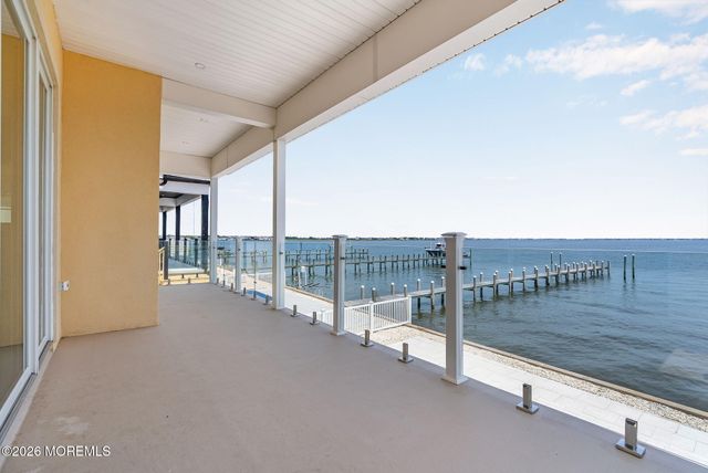 657 Bayview Drive, Toms River, NJ 08753