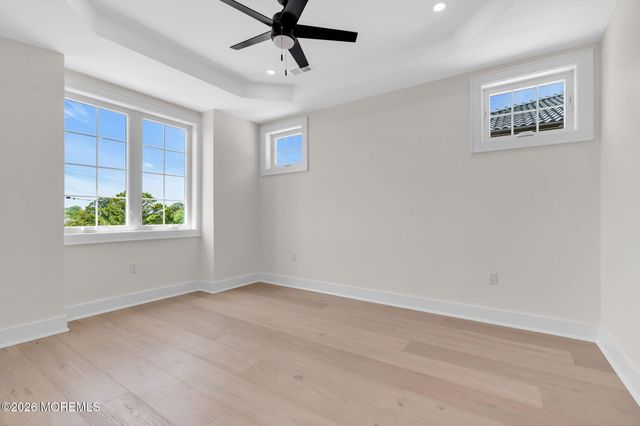 657 Bayview Drive, Toms River, NJ 08753
