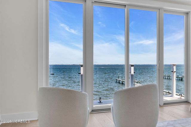 657 Bayview Drive, Toms River, NJ 08753