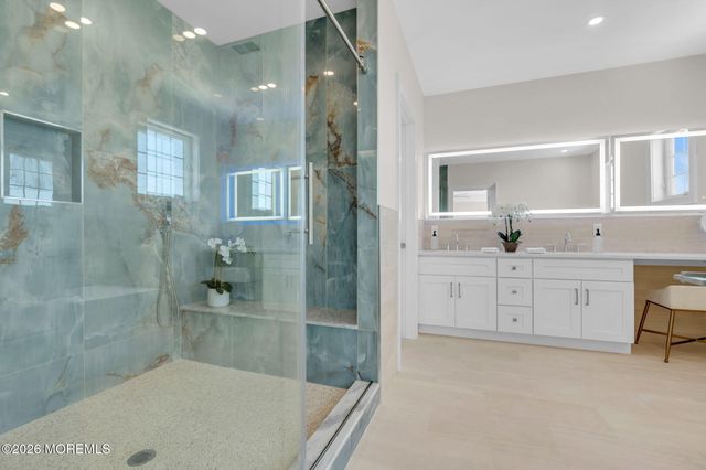 657 Bayview Drive, Toms River, NJ 08753