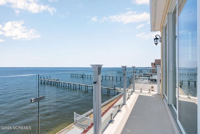 657 Bayview Drive, Toms River, NJ 08753