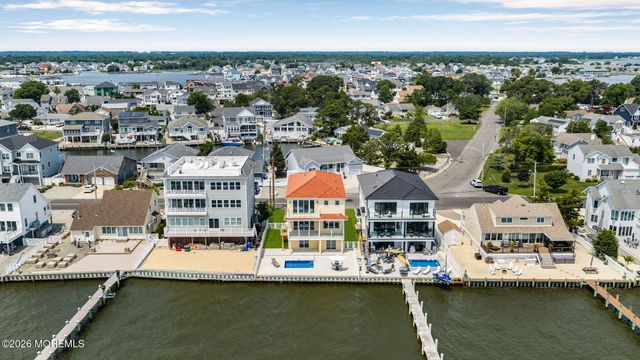 657 Bayview Drive, Toms River, NJ 08753