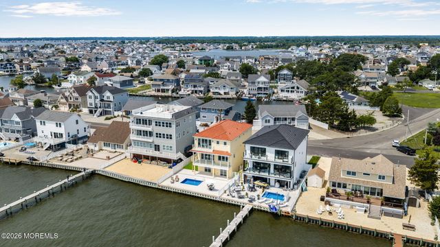 657 Bayview Drive, Toms River, NJ 08753
