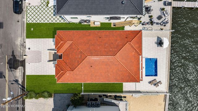 657 Bayview Drive, Toms River, NJ 08753