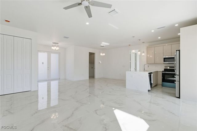 1204 NE 19th TER, Cape Coral, FL 33909