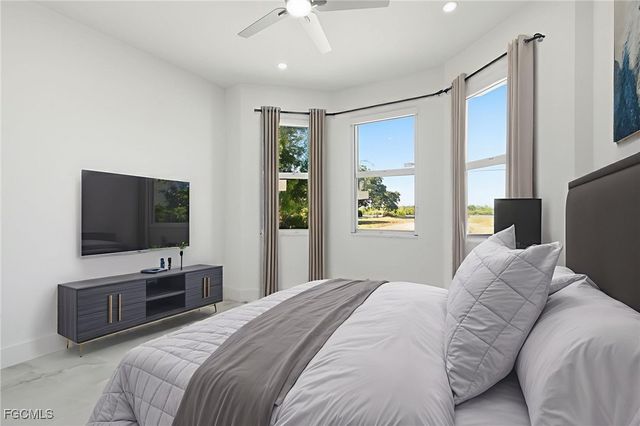 1204 NE 19th TER, Cape Coral, FL 33909