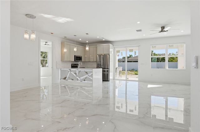 1204 NE 19th TER, Cape Coral, FL 33909