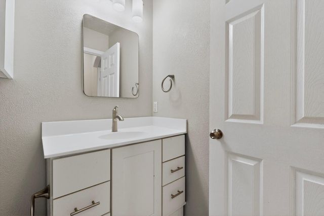 2364 Cortina Loop SE, Rio Rancho, NM 87124