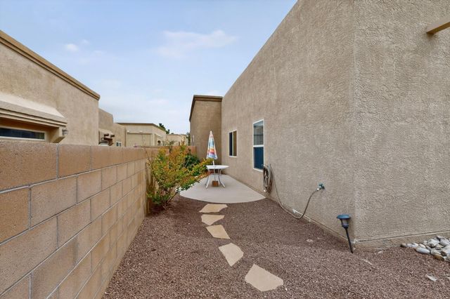 2364 Cortina Loop SE, Rio Rancho, NM 87124