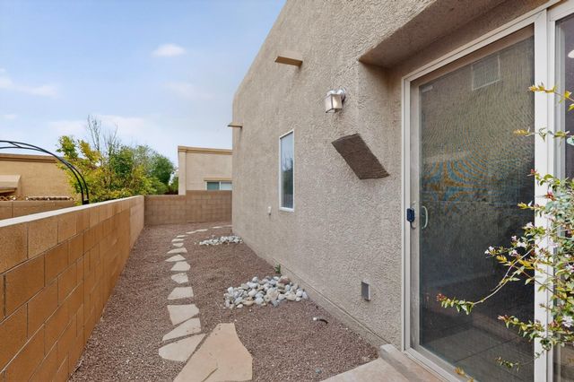 2364 Cortina Loop SE, Rio Rancho, NM 87124